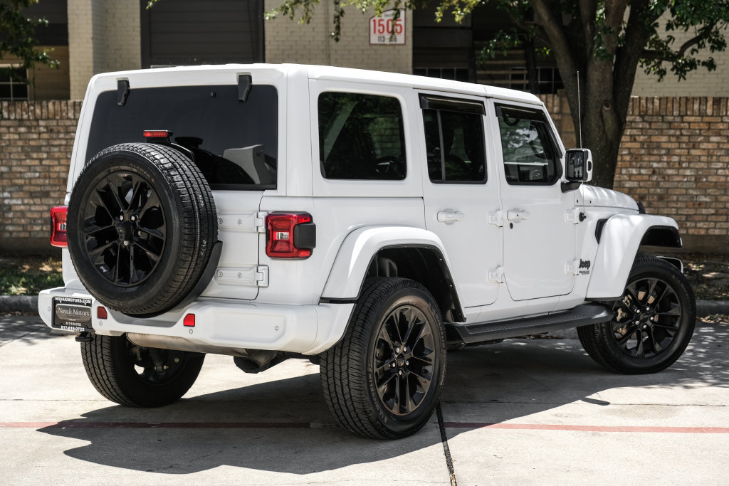 Used 2021 Jeep Wrangler Unlimited Sahara AWD/4WD image 16