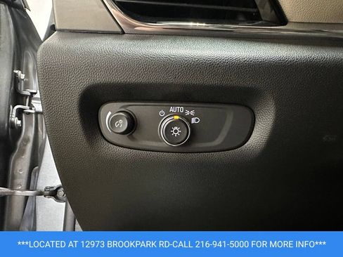 Used 2023 Chevrolet Traverse LS FWD image 10