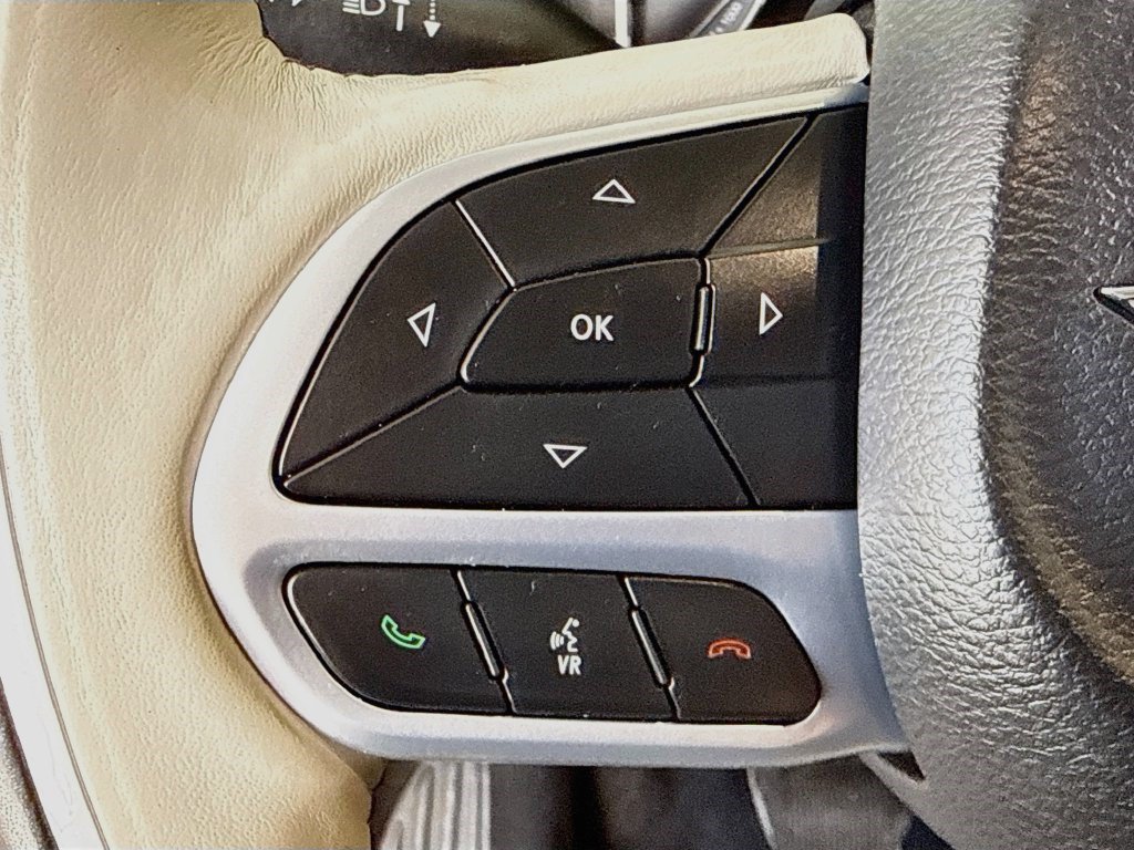 Used 2020 Chrysler Pacifica Limited FWD image 13