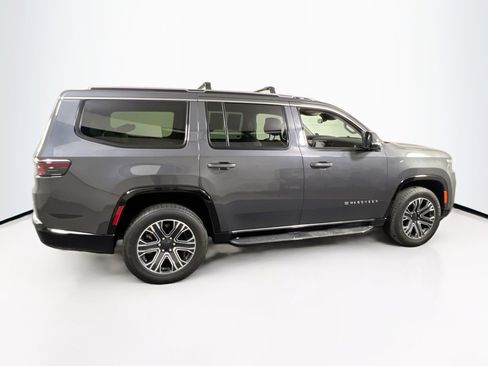 Used 2022 Jeep Wagoneer Series III image 4