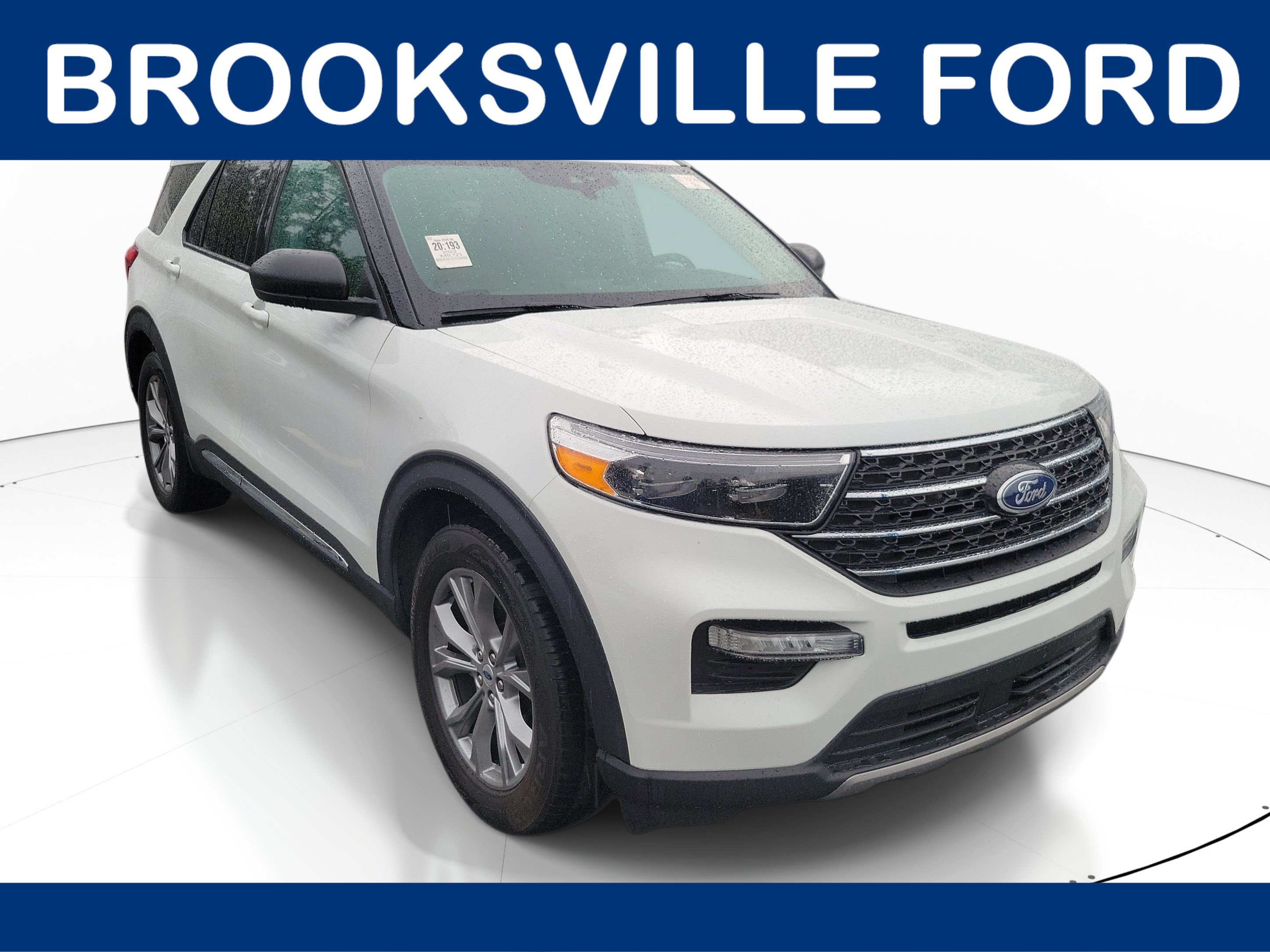 Used 2023 Ford Explorer XLT w/ Equipment Group 202A RWD image 1