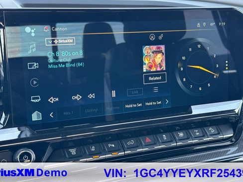 Used 2024 Chevrolet Silverado 2500 ZR2 w/ Technology Package image 29