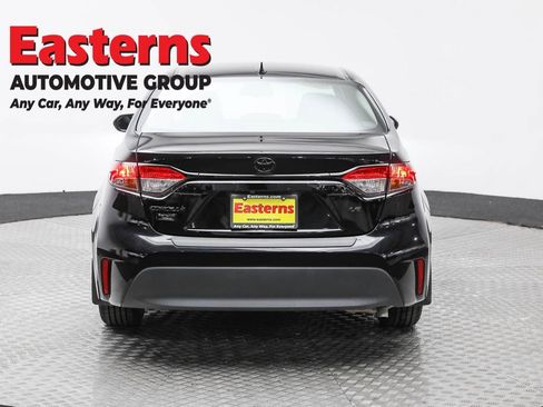 Used 2023 Toyota Corolla LE w/ LE Convenience Package image 6