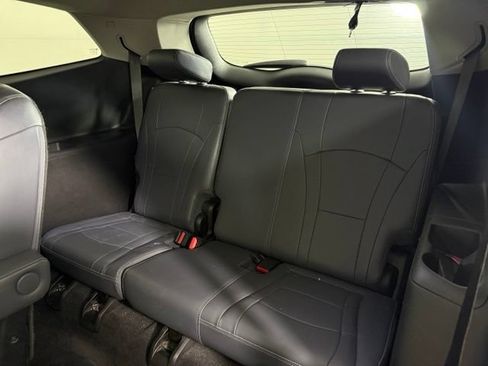 Used 2018 Buick Enclave Essence FWD image 22