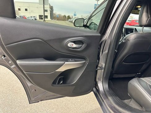 Used 2021 Jeep Cherokee Latitude Lux 80th Anniv w/ Quick Order Package 26U 80TH image 22