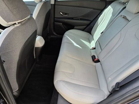 Used 2022 Hyundai Elantra Limited w/ Cargo Package image 14