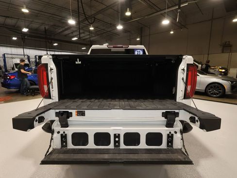 Used 2023 GMC Sierra 1500 SLT w/ SLT Premium Package image 26