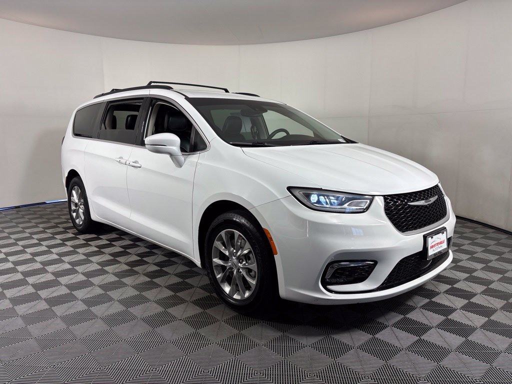 Used 2022 Chrysler Pacifica Touring-L AWD/4WD image 18