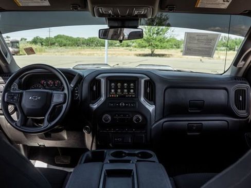 Used 2025 Chevrolet Silverado 1500 Custom Trail Boss AWD/4WD image 16