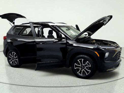 Used 2025 Chevrolet TrailBlazer ACTIV w/ Driver Confidence Package FWD image 14
