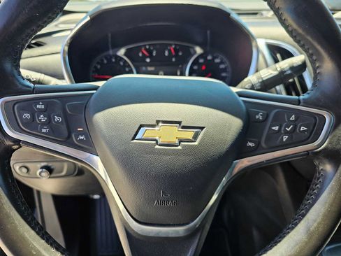 Used 2022 Chevrolet Equinox LT FWD image 22