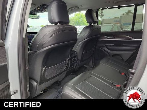 Used 2023 Jeep Grand Cherokee Limited w/ Luxury Tech Group II RWD image 16
