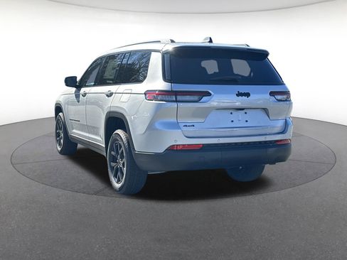 New 2025 Jeep Grand Cherokee L Altitude image 3