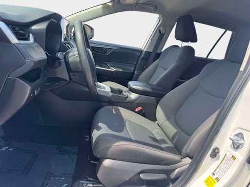 Certified 2023 Toyota RAV4 LE AWD/4WD image 12