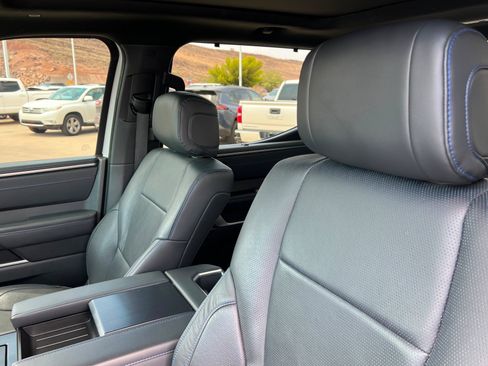 Used 2024 Toyota Tundra Platinum AWD/4WD image 18