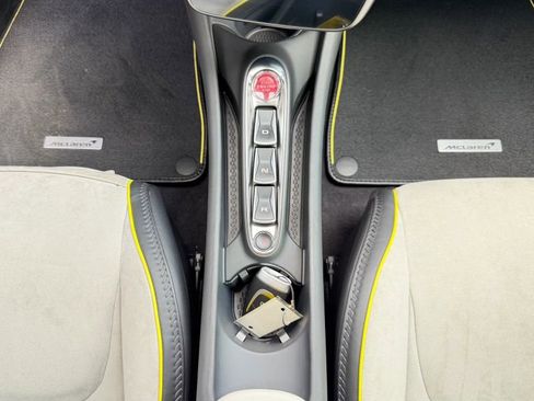 Used 2023 McLaren Artura RWD image 25