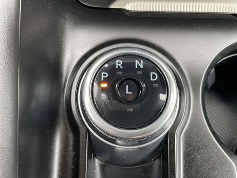 Used 2025 Ford Explorer Active w/ Active Comfort Package RWD image 17