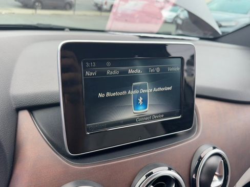 Used 2017 Mercedes-Benz B 250e image 21