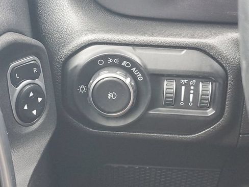 Used 2021 Jeep Wrangler Unlimited Sahara AWD/4WD image 19