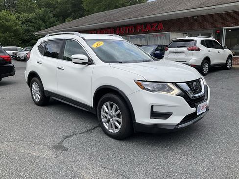 Used 2018 Nissan Rogue SV AWD/4WD image 3