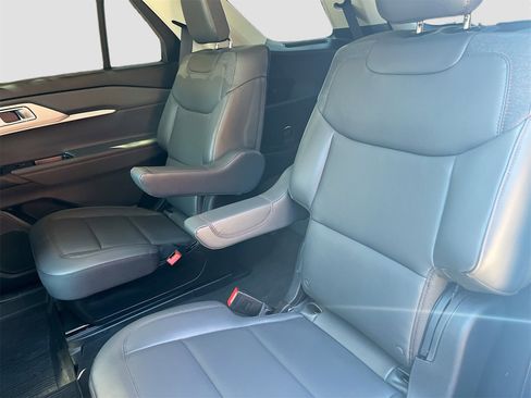 Used 2025 Ford Explorer Active w/ Active Comfort Package image 25