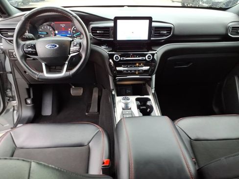 Used 2023 Ford Explorer ST-Line AWD/4WD image 13