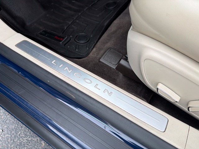 Used 2018 Lincoln MKZ Reserve FWD image 11