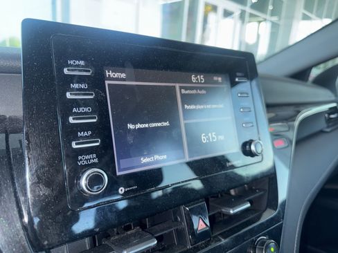 Used 2021 Toyota Camry SE image 6