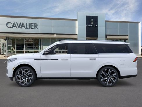 New 2026 Lincoln Navigator L Black Label AWD/4WD image 3