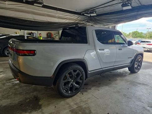 Used 2026 Rivian R1T Premium Tri AWD/4WD image 4