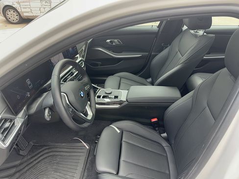 Used 2023 BMW 330i xDrive Sedan w/ Premium Package AWD/4WD image 5