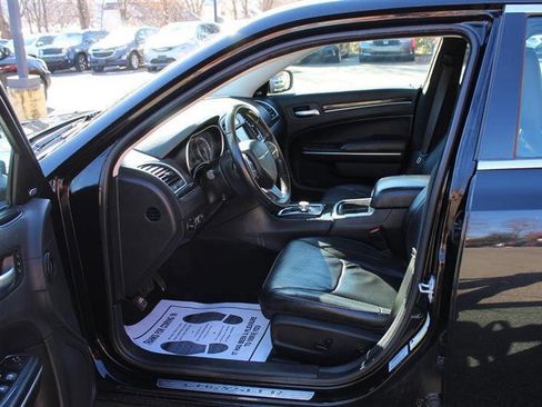 Used 2015 Chrysler 300 C w/ Light Group image 10