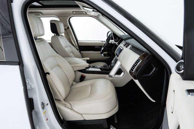Used 2020 Land Rover Range Rover AWD/4WD image 35