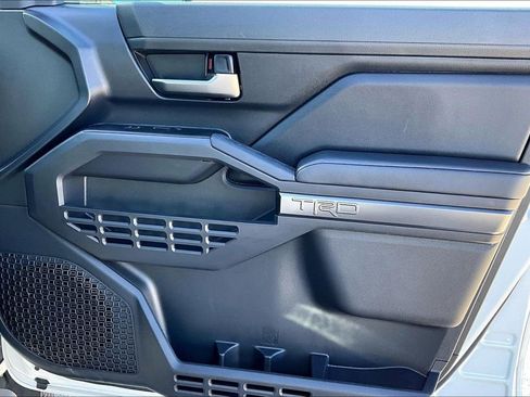 Used 2025 Toyota Tacoma TRD Off-Road image 22