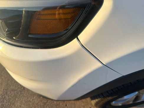 Used 2019 Jeep Cherokee Latitude Plus w/ Travel & Safety Group image 16