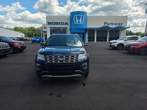 Used 2016 Ford Explorer Limited w/ Equipment Group 301A AWD/4WD image 8