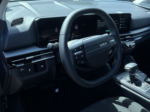 New 2027 Kia Sportage LX w/ LX Convenience Package FWD image 21