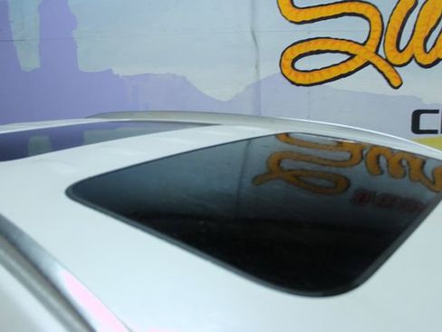 Used 2022 Buick Enclave Essence w/ Experience Buick Package image 5