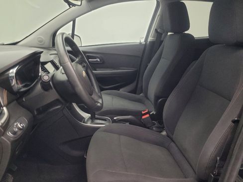 Used 2019 Chevrolet Trax LS w/ Tint and Cruise Package image 17