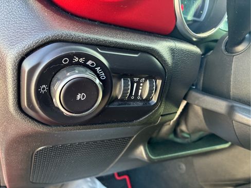 Used 2018 Jeep Wrangler Unlimited Rubicon AWD/4WD image 6