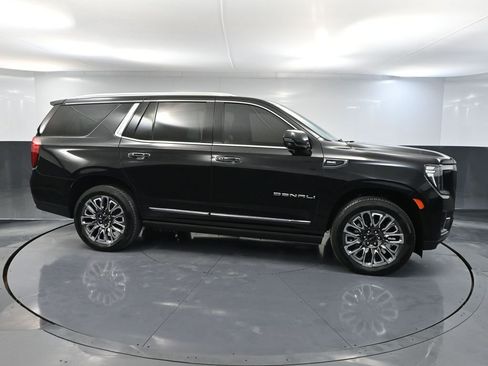 Used 2024 GMC Yukon Denali Ultimate AWD/4WD image 4