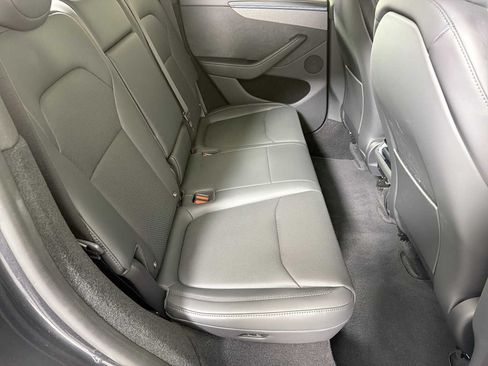 Used 2026 Tesla Model Y 2WD image 13
