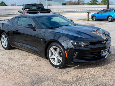 Used 2016 Chevrolet Camaro LT image 8