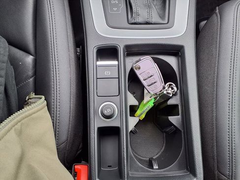 Used 2020 Audi Q3 2.0T Premium image 18