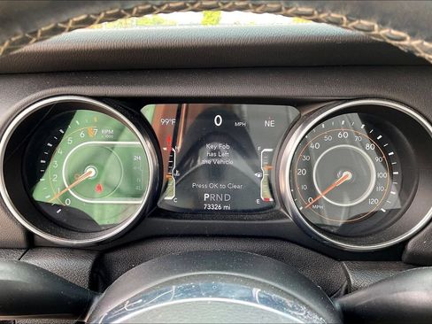 Used 2020 Jeep Gladiator Overland w/ Popular Equipment Package AWD/4WD image 14