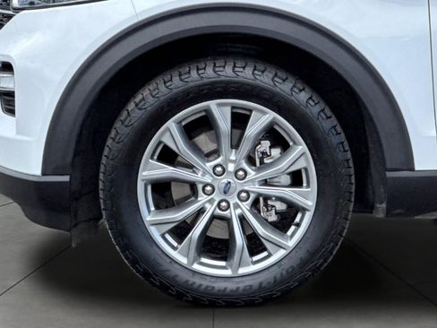 Used 2020 Ford Explorer XLT w/ Equipment Group 202A AWD/4WD image 23