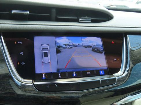 Used 2022 Cadillac XT6 Premium Luxury w/ Technology Package image 30