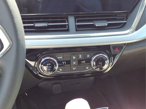 New 2026 Chevrolet Trax LT w/ Driver Confidence Package FWD image 8