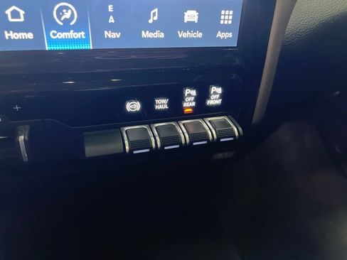 Used 2024 RAM 2500 Laramie w/ Safety Group AWD/4WD image 34