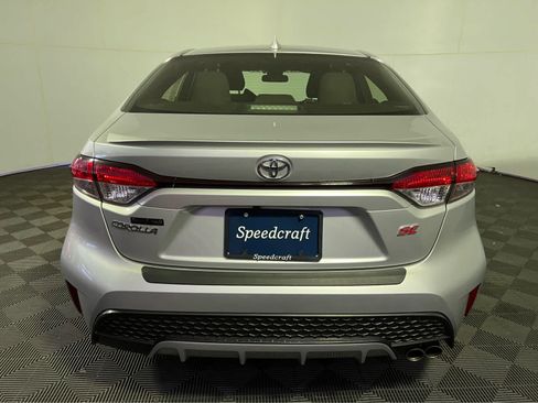 Used 2022 Toyota Corolla SE FWD image 6